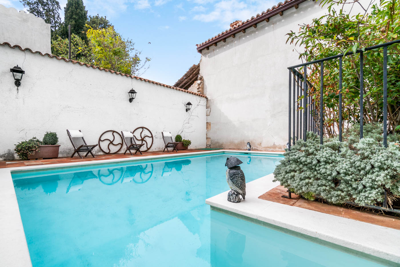 Disfruta de la piscina con privacidad total